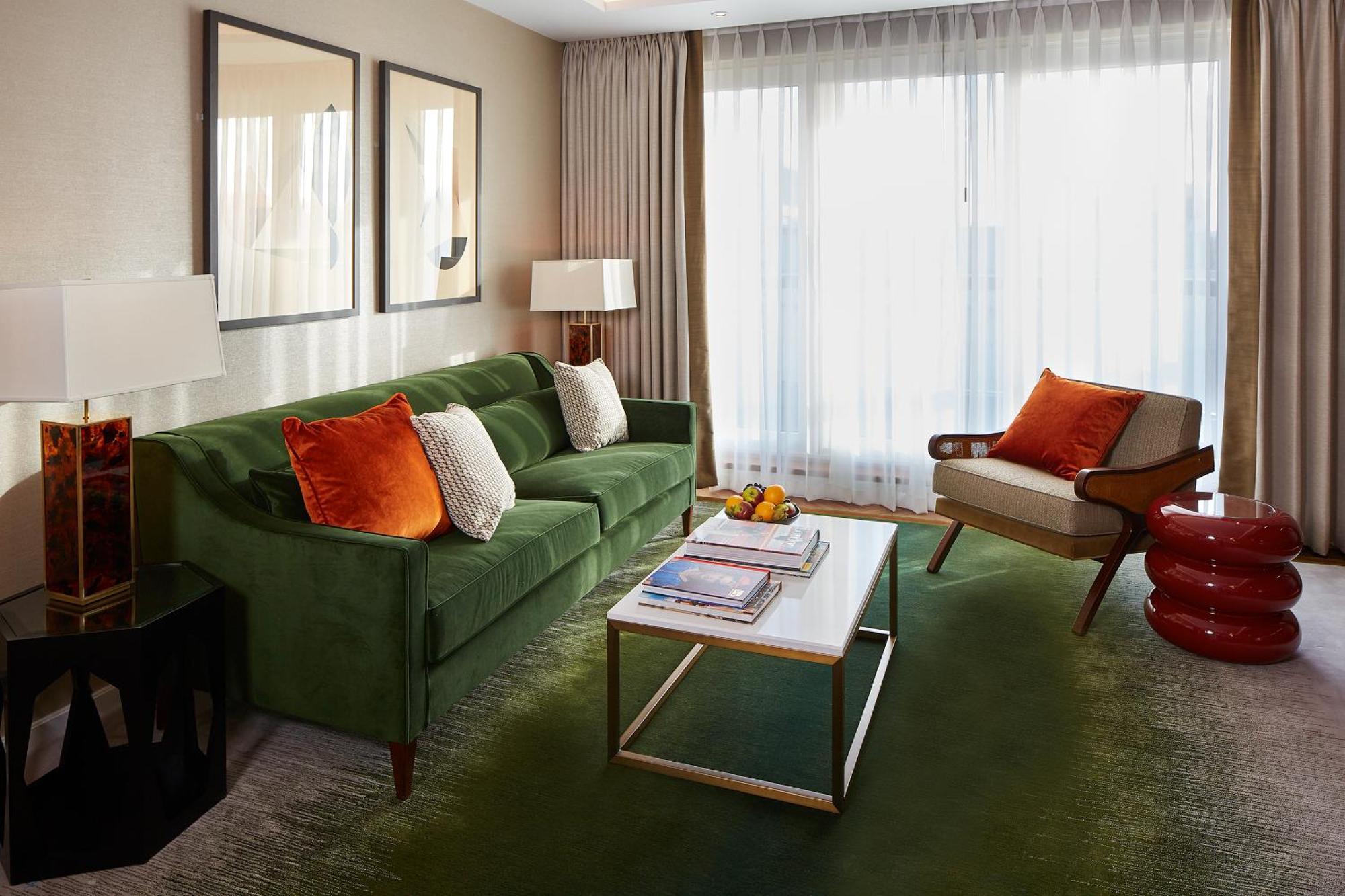 Luxury One Bedroom Apartment No Cloakroom